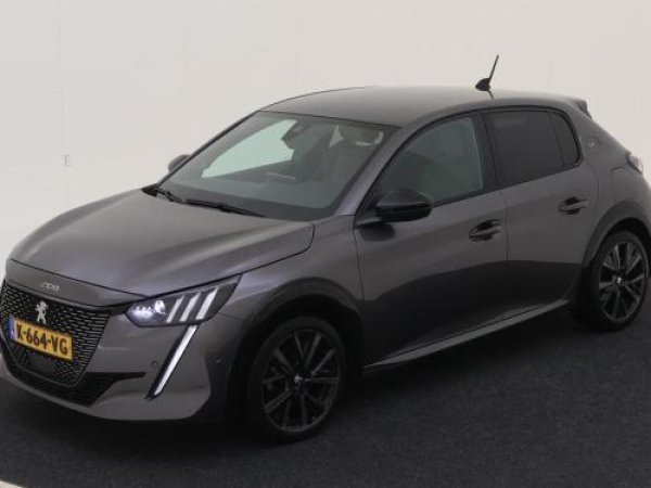 Peugeot 208 1.2 PureTech GT Pack 2021 - voorkant