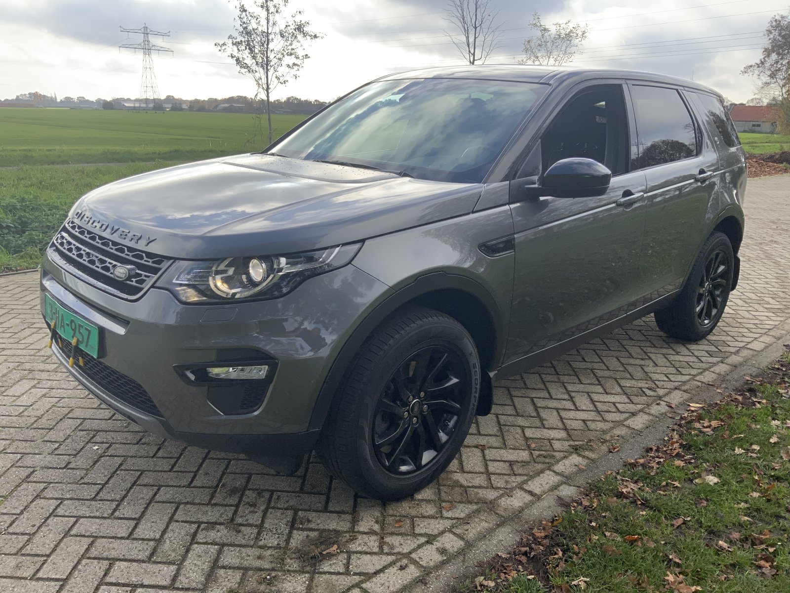 Land Rover Discovery Sport 2.0 TD4 HSE 2017 - voorkant