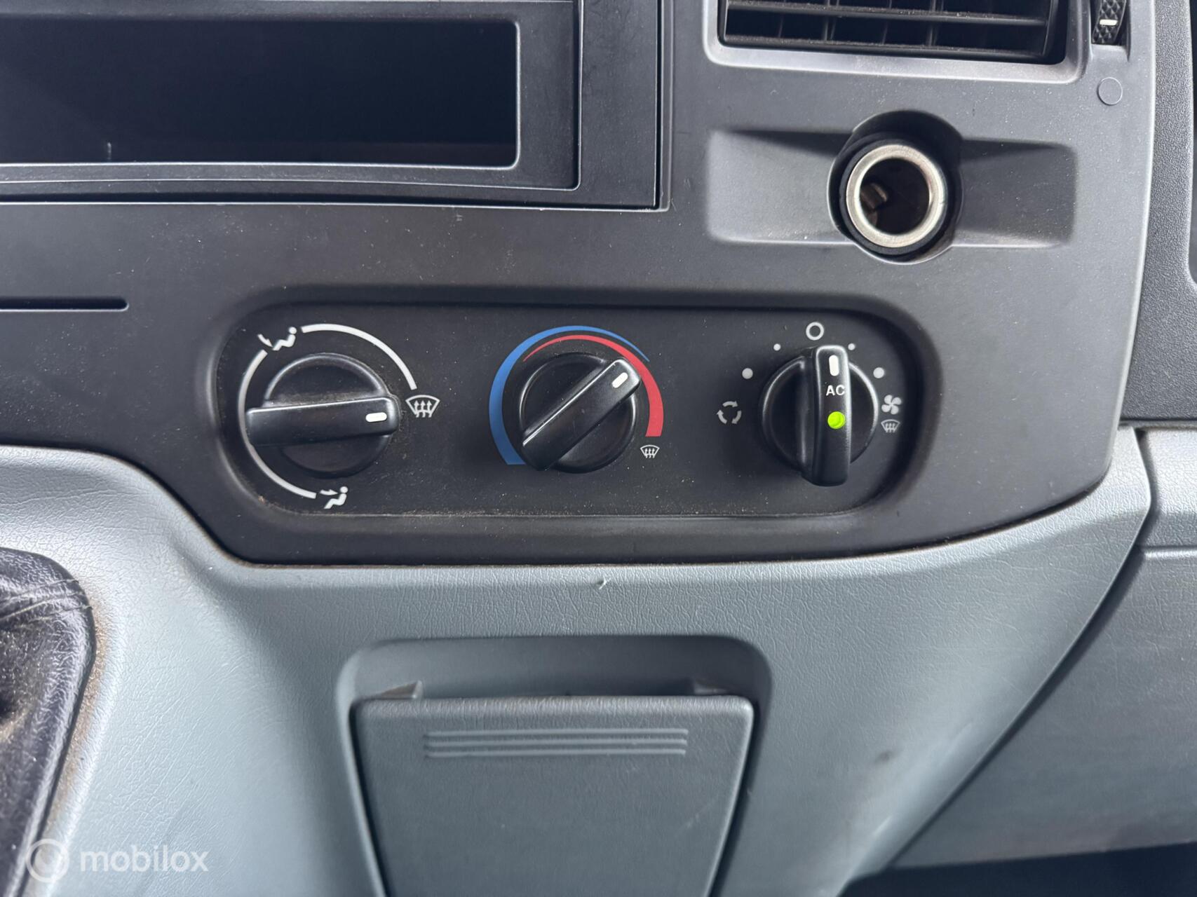 Foto van Ford Transit 260s Van 85dpf LR 4.23
