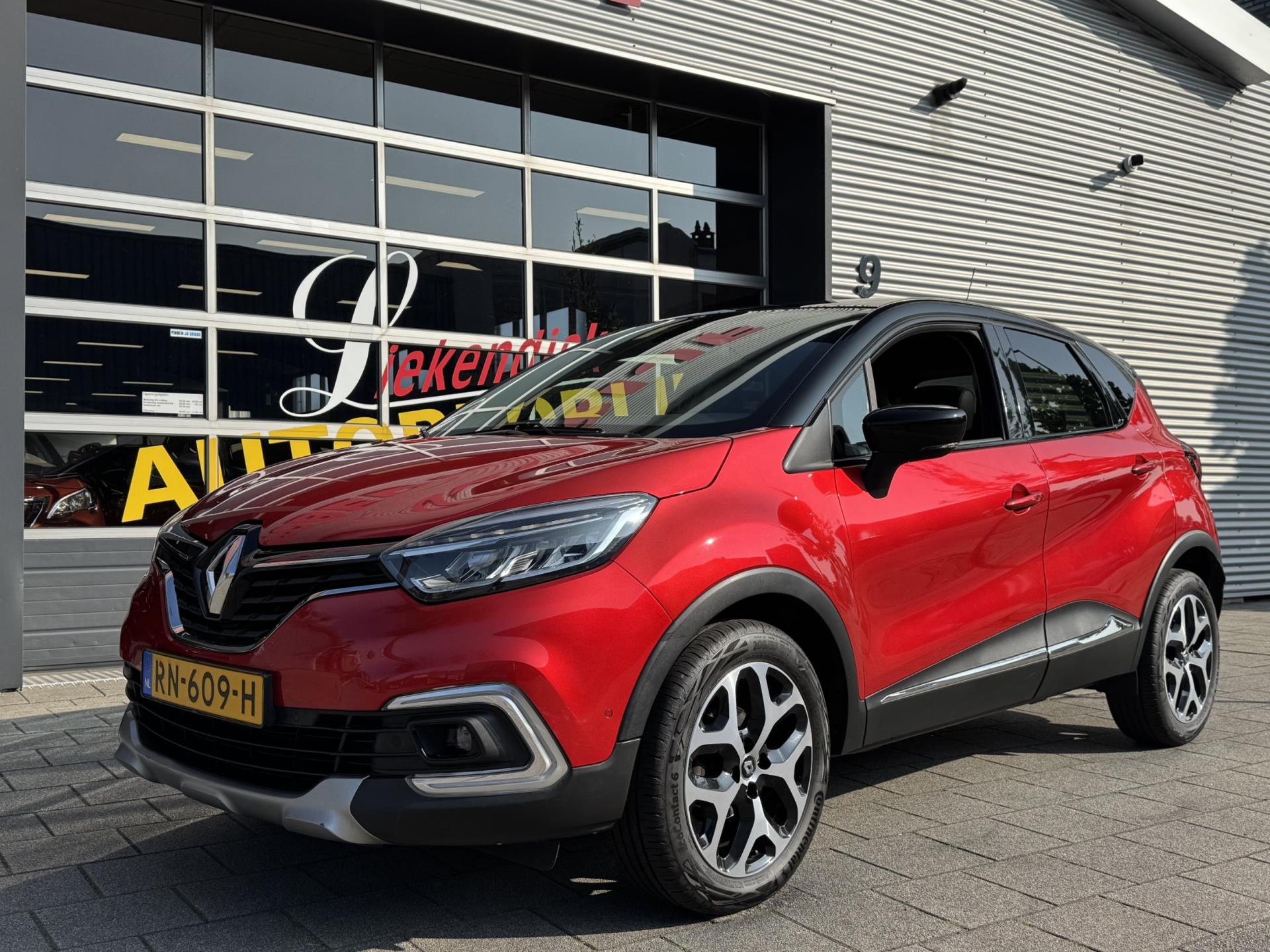 Renault Captur 0.9 TCe Edition One - Panorama dak I Navigatie I Leer I Airco I Sport velgen I LED I PDC I  Dealer onderhouden 2018 - voorkant