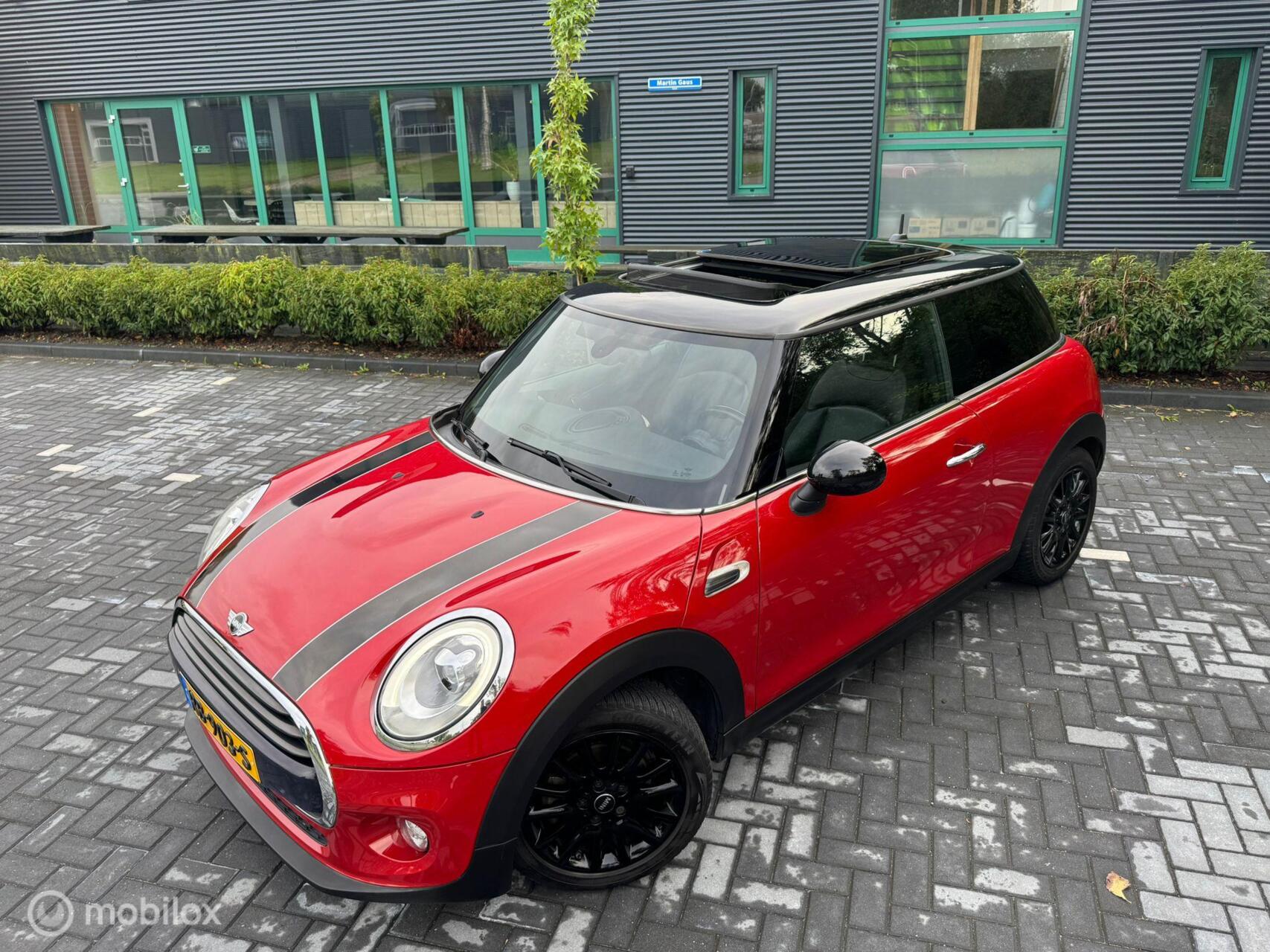 Mini Cooper 1.5 Cooper Pepper Serious Business | PANO | NAP !! 2017 - voorkant