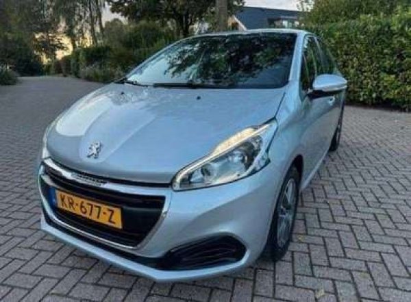 Peugeot 208 1.2 PureTech Active 2016 - voorkant
