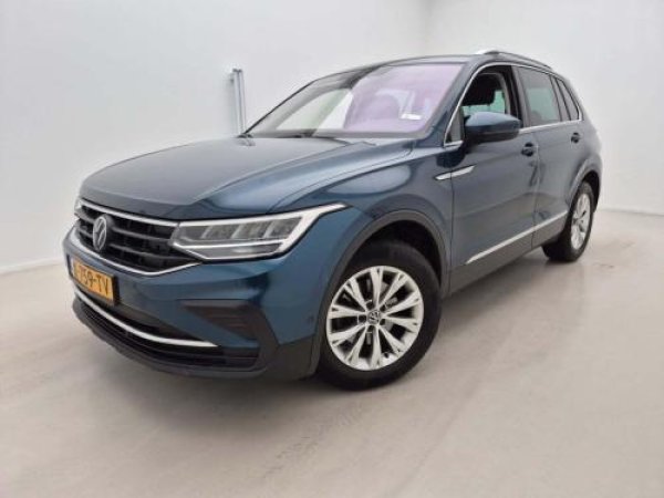 Volkswagen Tiguan 1.5 TSI Life Business 2021 - voorkant