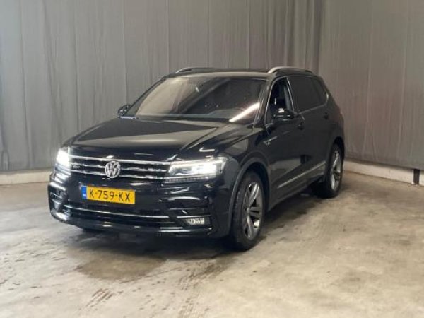 Volkswagen Tiguan 1.5 TSI Highline Business R 7p. 2021 - voorkant