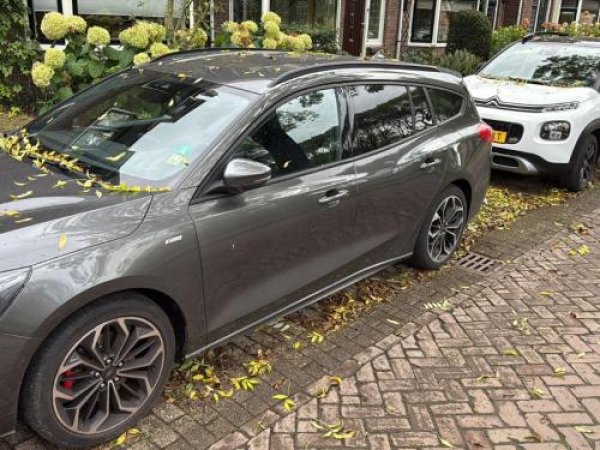 Ford Focus 1.0 EcoBoost Hybrid Active X Business 2021 - voorkant