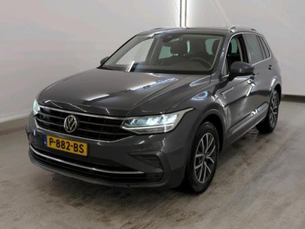 Volkswagen Tiguan 1.5 TSI Life Business 2021 - voorkant