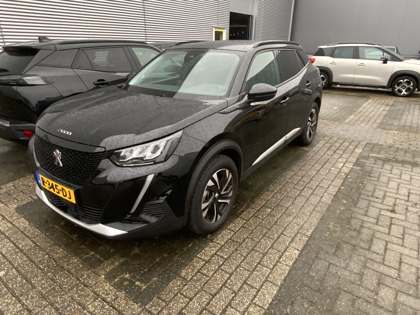 Peugeot E-2008 EV All. Pack 50 kWh 2022 - voorkant