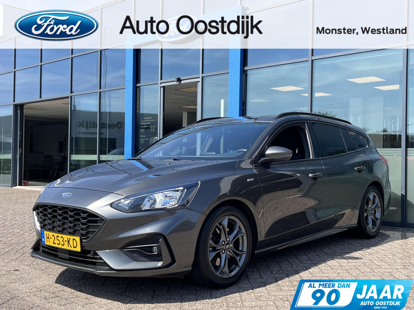 Ford Focus Wagon 1.0 EcoBoost ST Line 125PK Cruise Navi Climate Keyless Parkeersensoren Privacy Glass 17'' Inch Velgen *Sportief* 2019 - voorkant