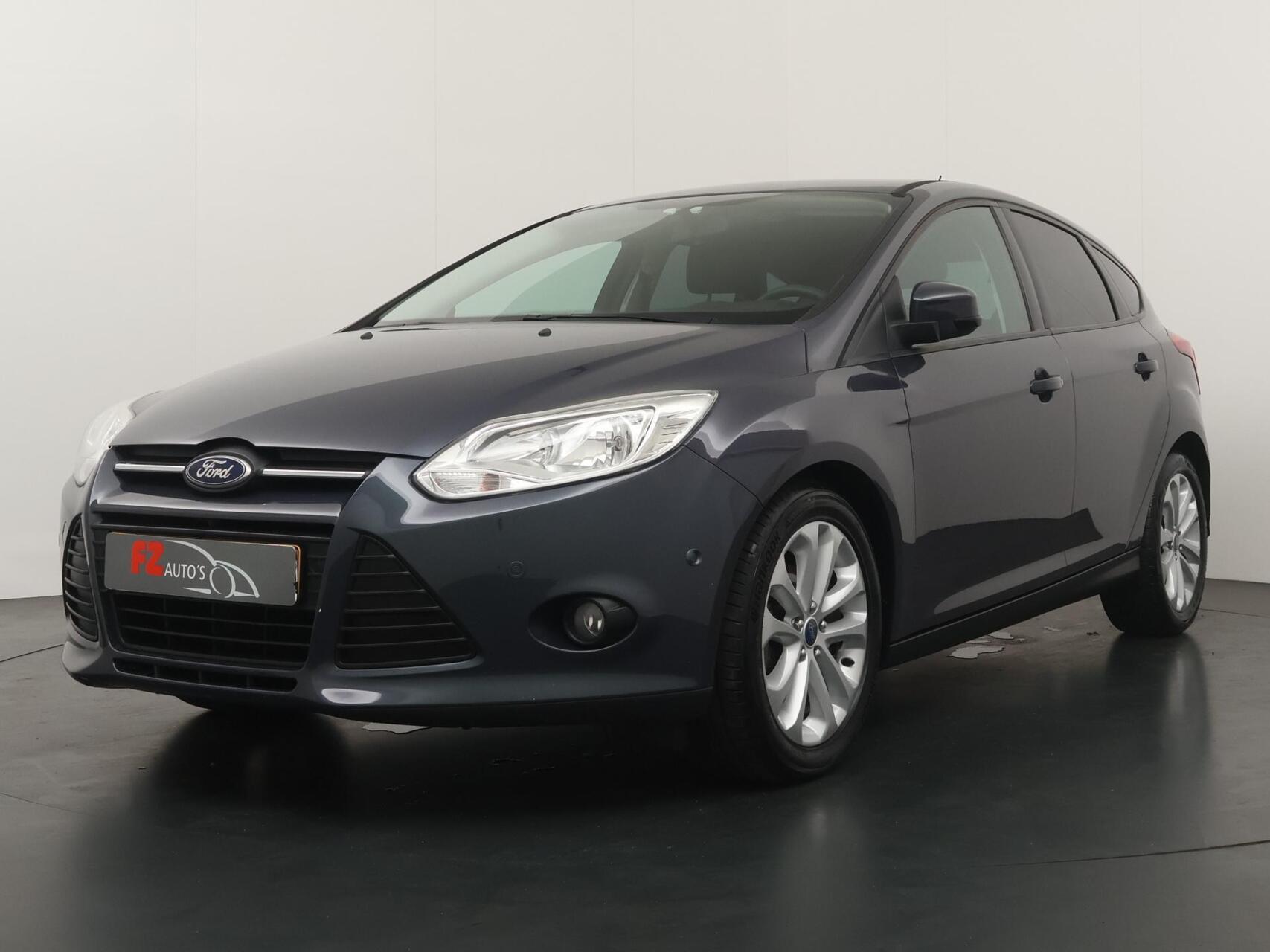 Ford Focus 1.0 EcoBoost Trend Navigatie - Airconditioning - Cruise Control - Schuif/Kantel Dak 2013 - voorkant