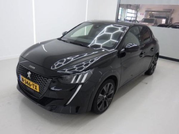 Peugeot 208 1.2 PureTech GT Pack 2022 - voorkant