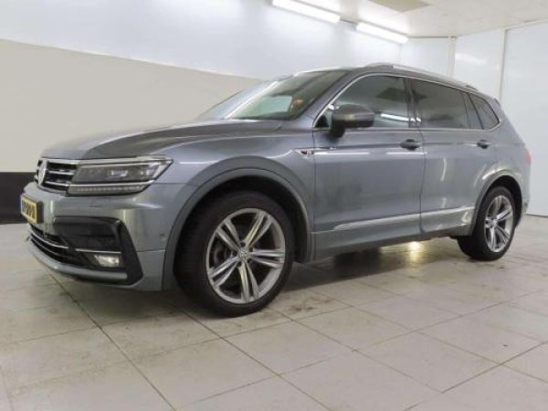 Volkswagen Tiguan 1.5 TSI Highline Business R 7p. 2019 - voorkant