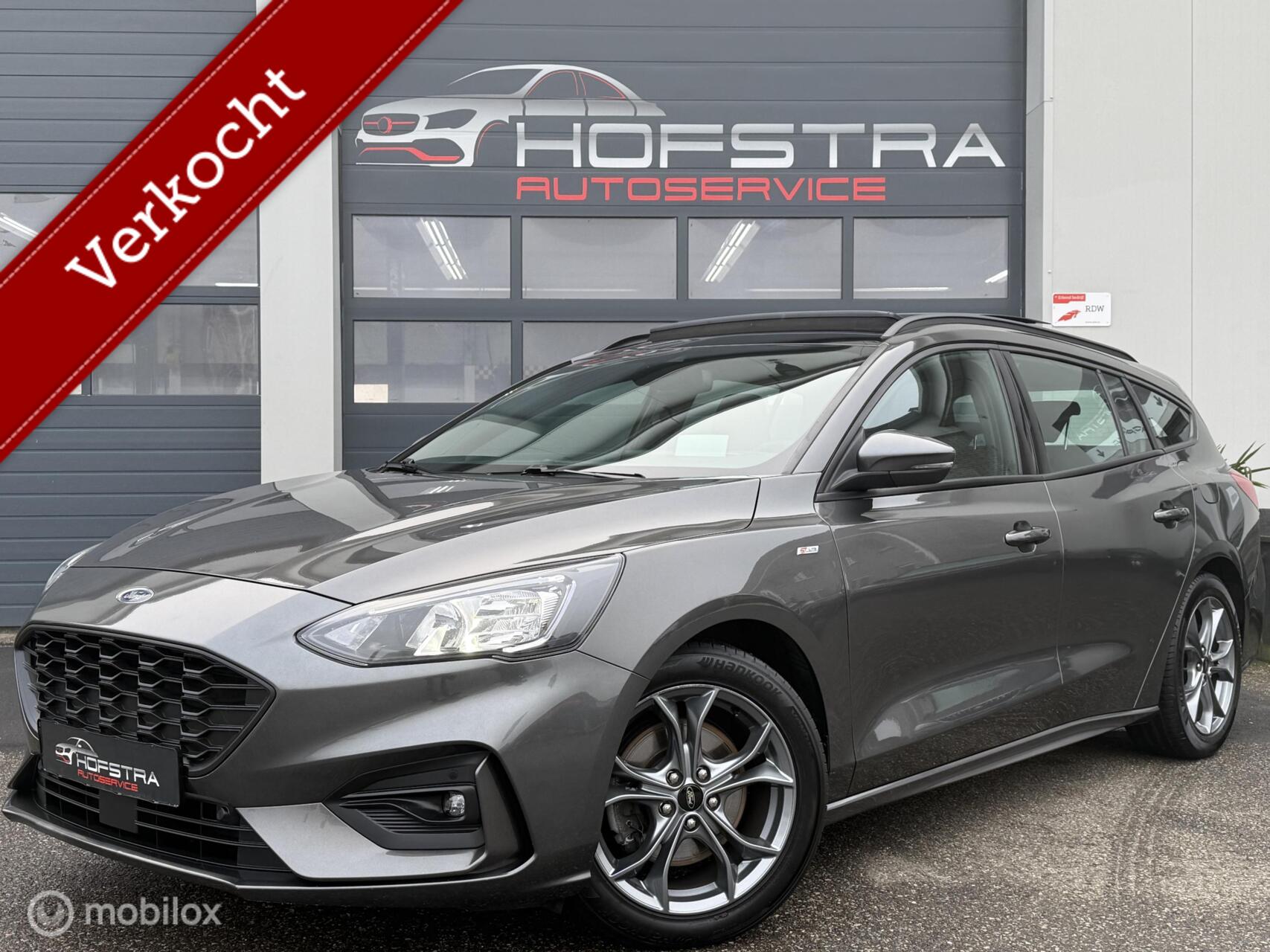 Ford Focus 1.0 EcoBoost ST Line Pano Head-Up Winterpack Adaptive Cruise 2020 - voorkant
