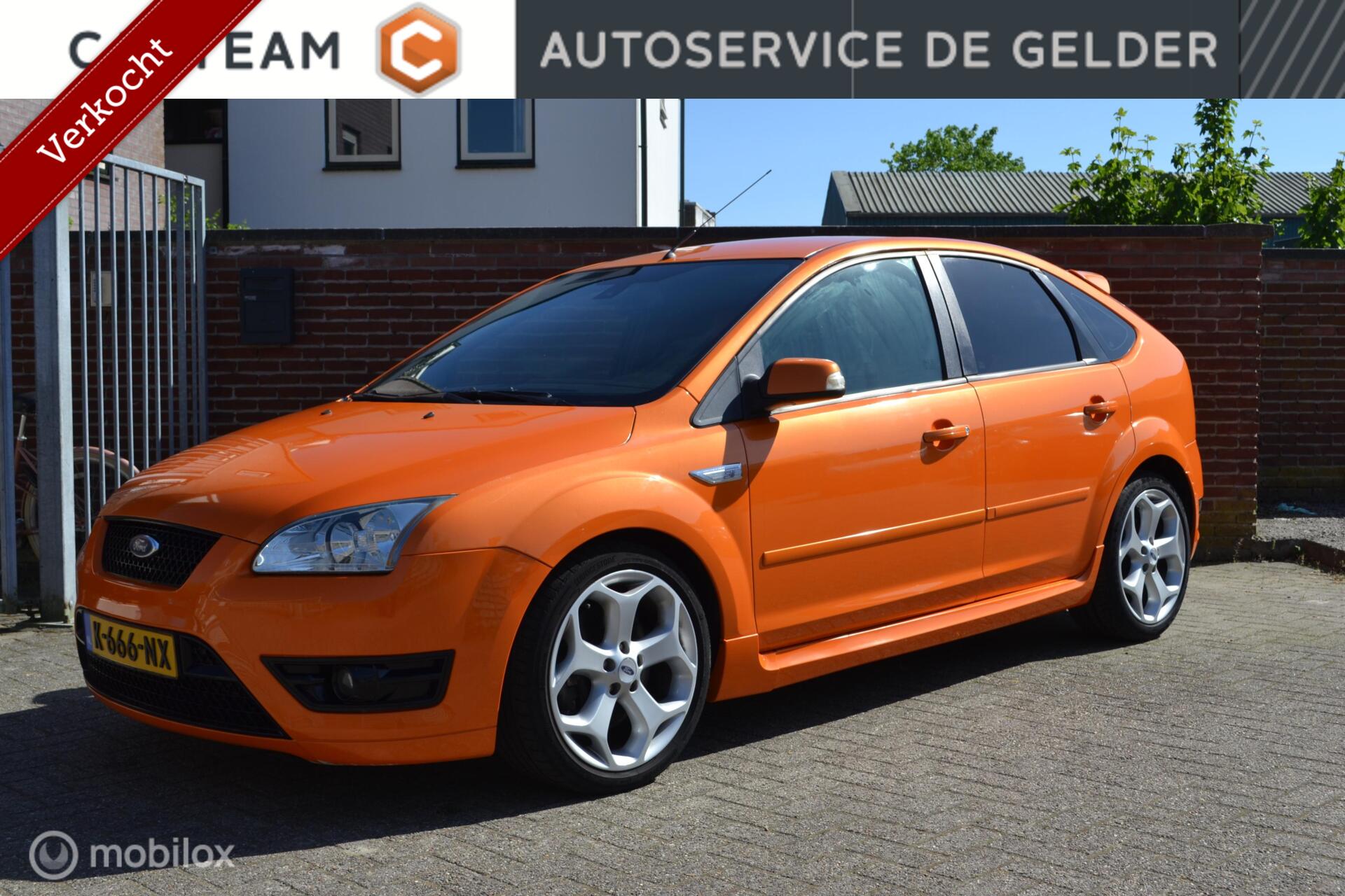 Ford Focus 2.5-20V ST | Cruise | Recaro | Youngtimer | Electric Orange | verkocht 2006 - voorkant