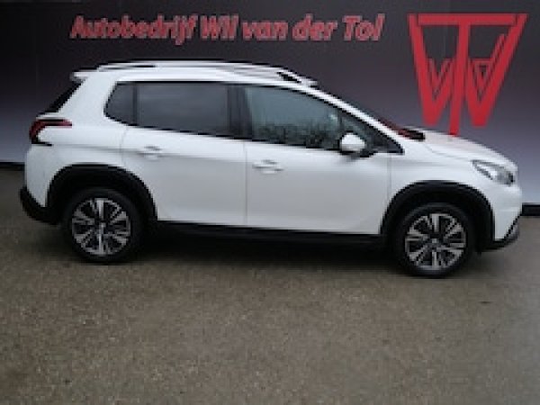 Peugeot 2008 1.2 PureTech Allure 2018 - voorkant