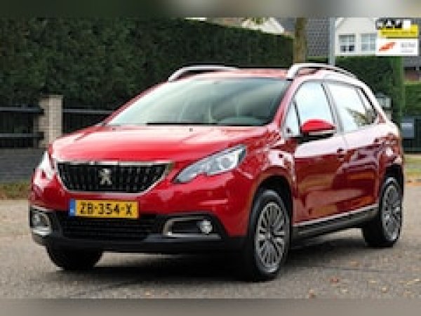 Peugeot 2008 1.2 PureTech Blue Lion 2019 - voorkant