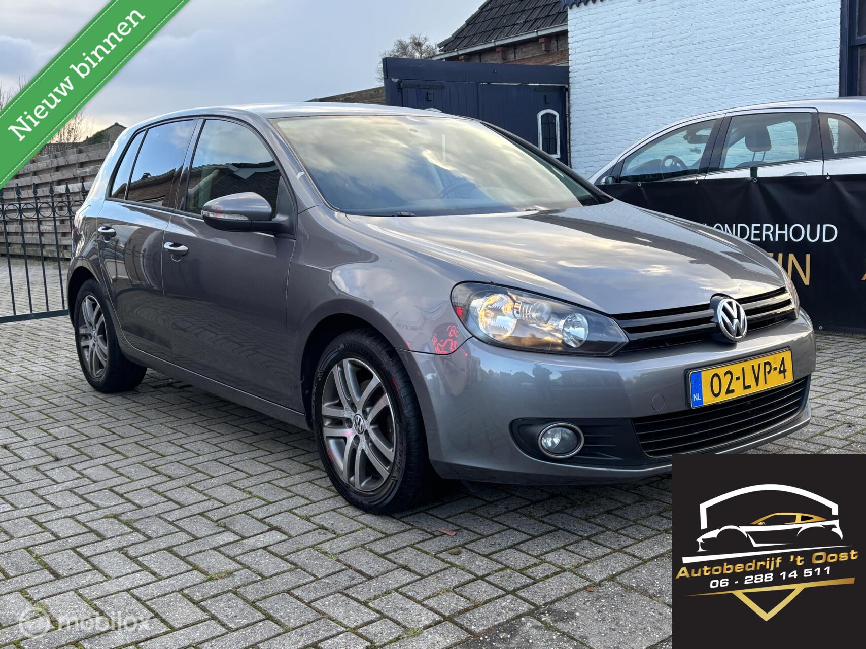 Volkswagen Golf 1.2 TSI Tour II BlueMotion MET SPORTUITLAAT 2010 - voorkant