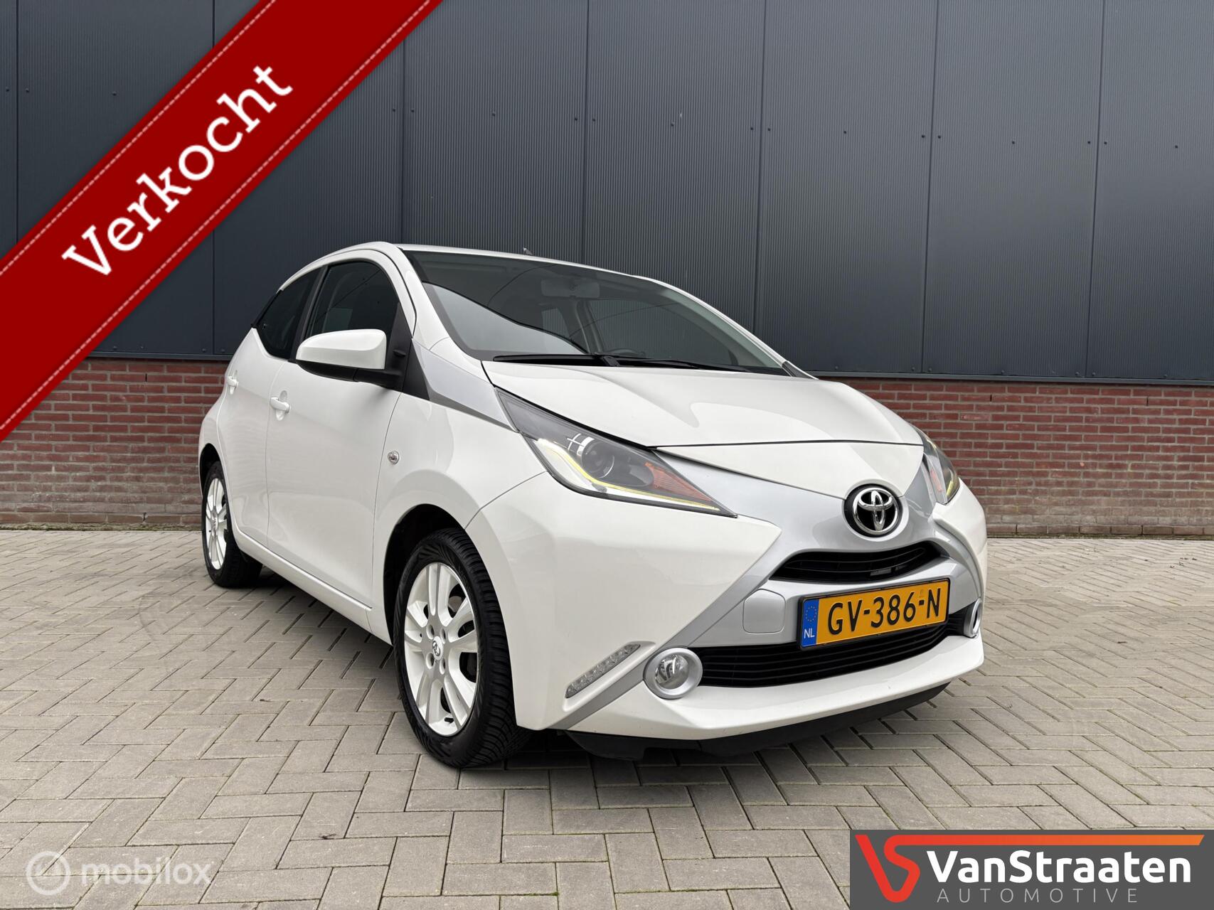 Toyota Toyota Aygo 1.0 VVT-i X-Pure | Naviga. | Dealerond. | Bluet. 2015 - voorkant