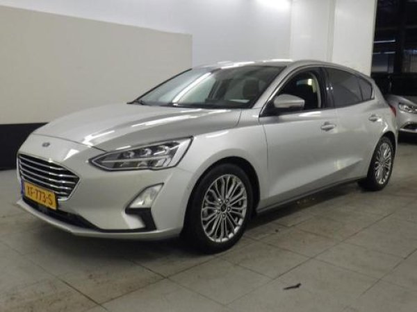 Ford Focus 1.0 EcoBoost Titanium Business 2019 - voorkant
