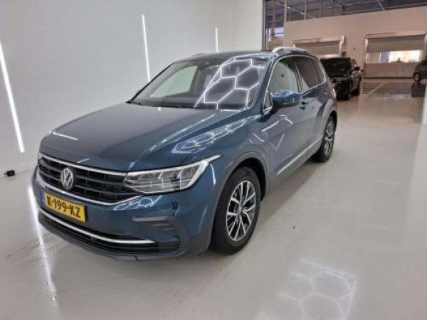 Volkswagen Tiguan 1.5 TSI Life Business 2021 - voorkant