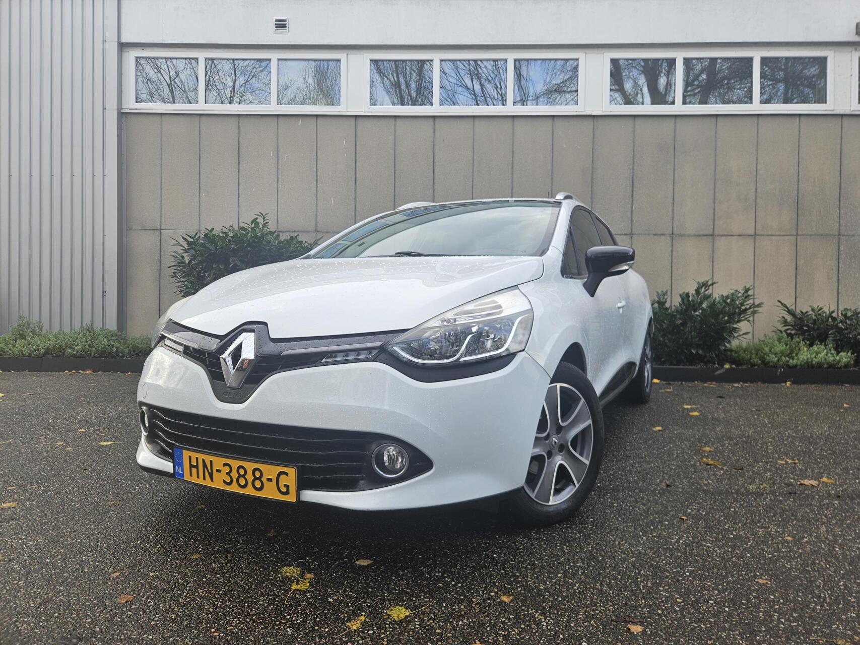 Renault Clio 0.9 TCe Night&Day !40.000 KM NAP! 2015 - voorkant