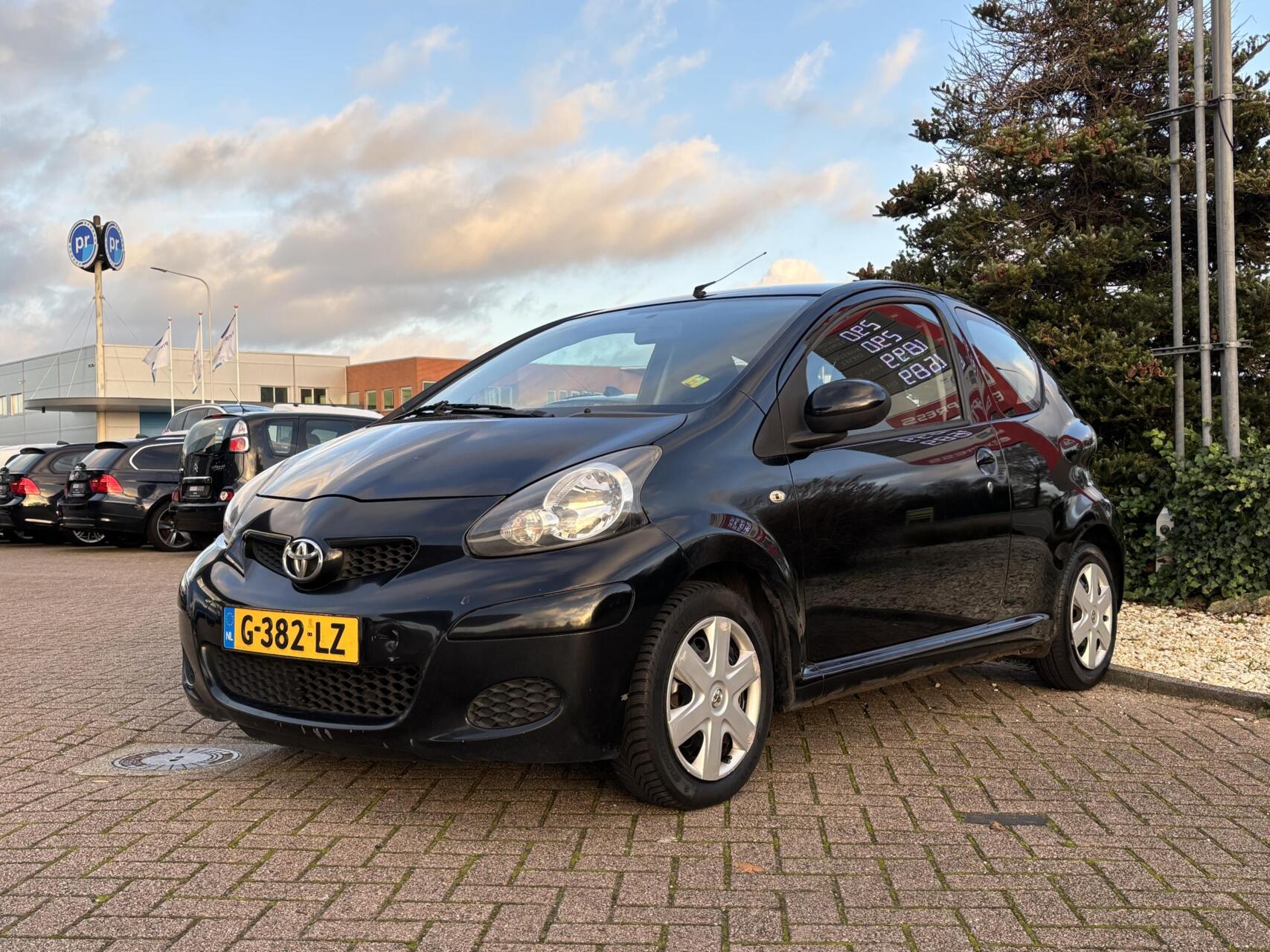 Toyota Toyota Aygo 1.0-12V Access, Airco, Nieuwe APK! 2009 - voorkant