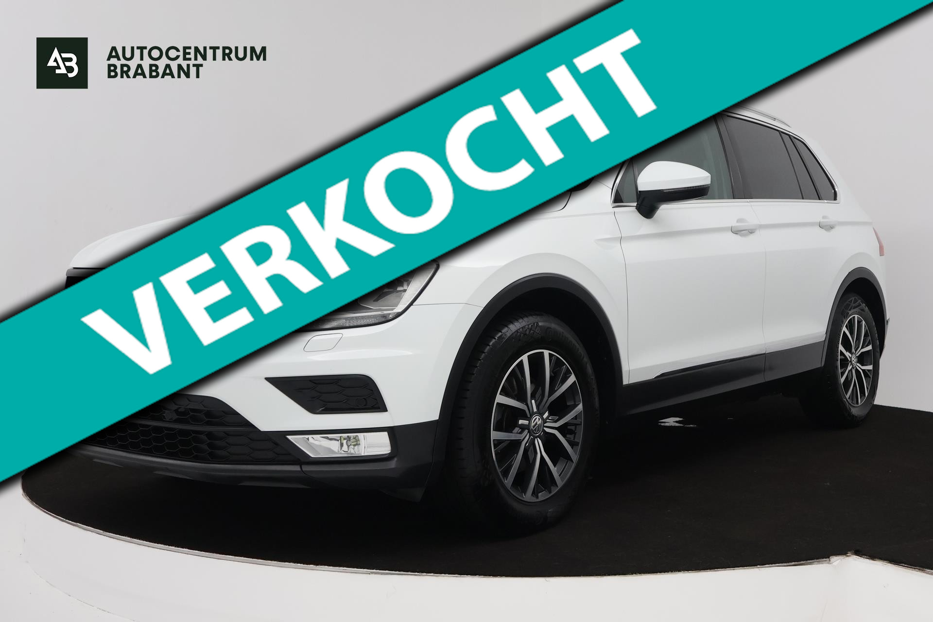 Volkswagen Tiguan 1.4 TSI ACT Highline (TREKHAAK, STOELVERWARMING, CRUISE CONTROL ADAPTIEF, PARKEERSENSOREN, GOED ONDERHOUDEN) 2016 - voorkant