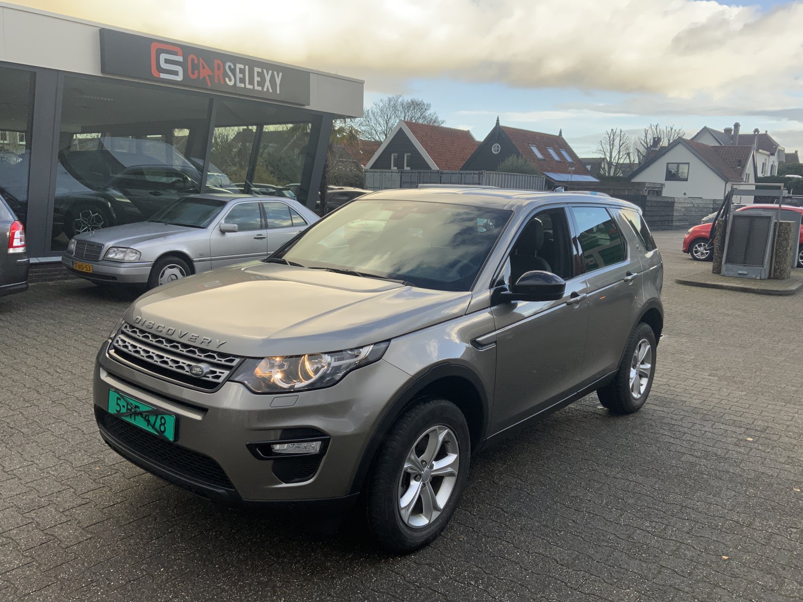 Land Rover Discovery Sport 2.0 TD4 SE 2017 - voorkant