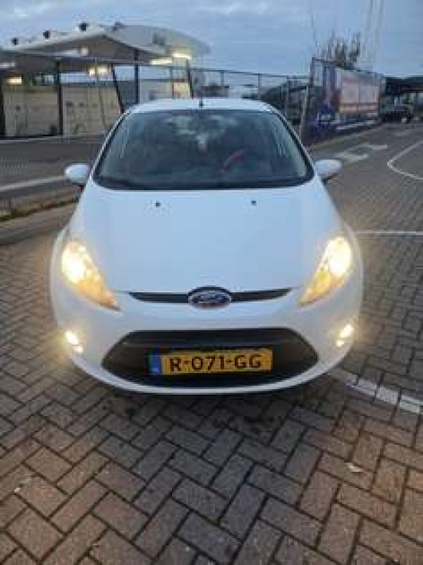 Ford Fiesta 1.25 Titanium 2012 - voorkant