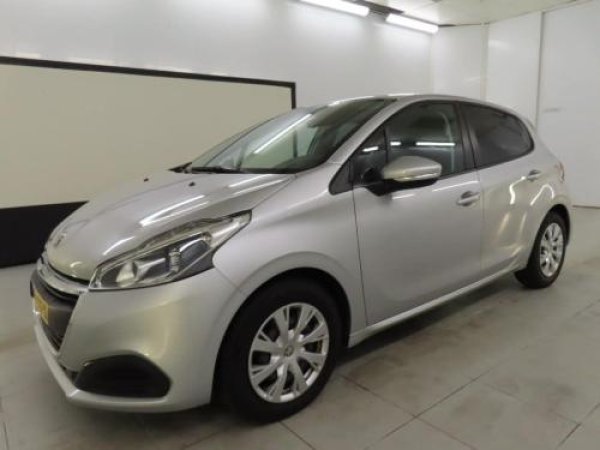 Peugeot 208 1.2 PureTech Active 2018 - voorkant