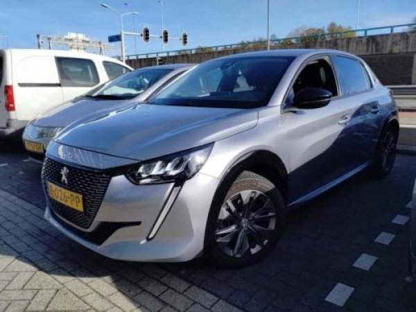 Peugeot 208 EV Allure Pack 2022 - voorkant