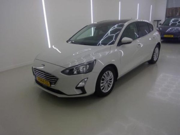 Ford Focus 1.0 EcoBoost Hybrid Titanium X Business 2020 - voorkant