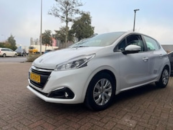 Peugeot 208 1.2 PureTech Blue Lion 2018 - voorkant