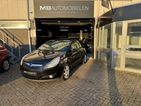Opel Corsa 1.4-16V Edition 2009 - voorkant