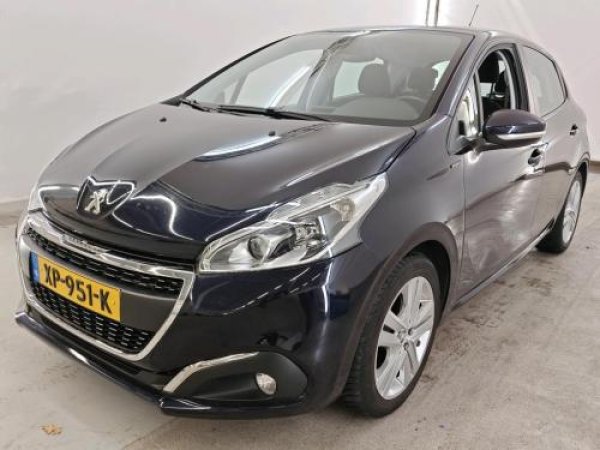 Peugeot 208 1.2 PureTech Signature 2019 - voorkant
