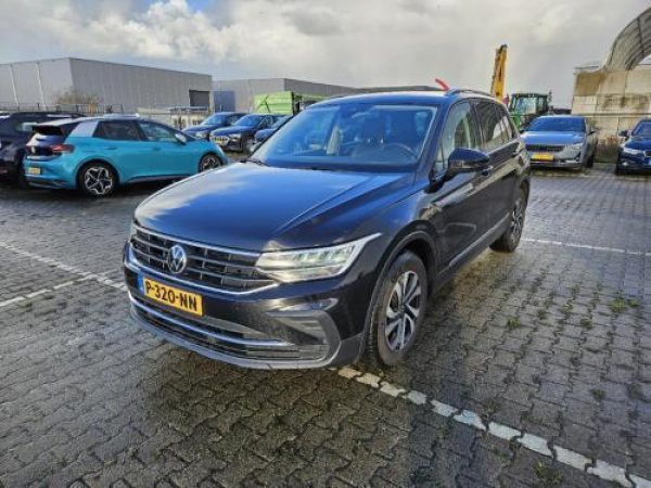 Volkswagen Tiguan 1.5 TSI Elegance 2021 - voorkant