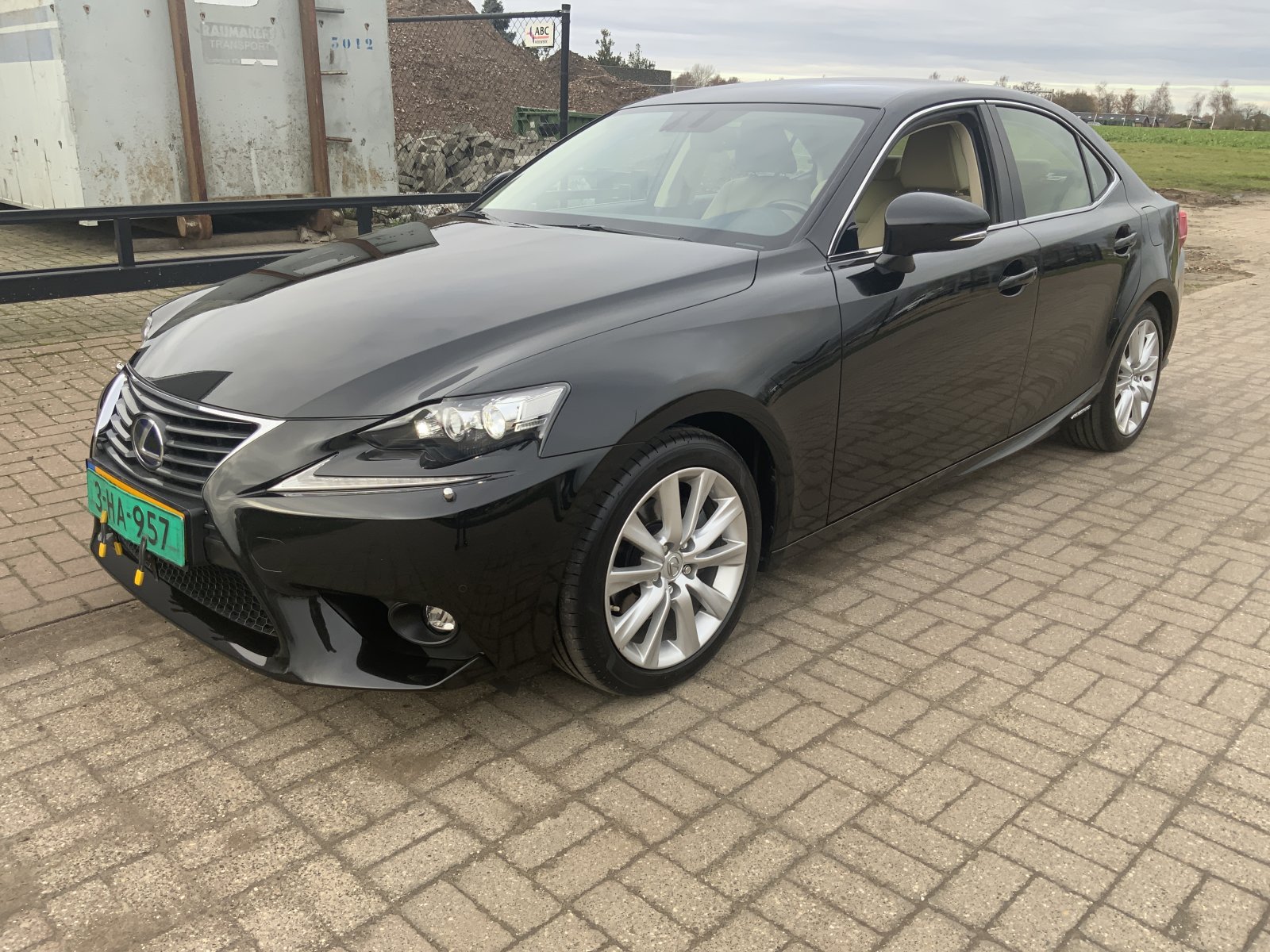 Lexus Is 300h Luxury Line 2016 - voorkant