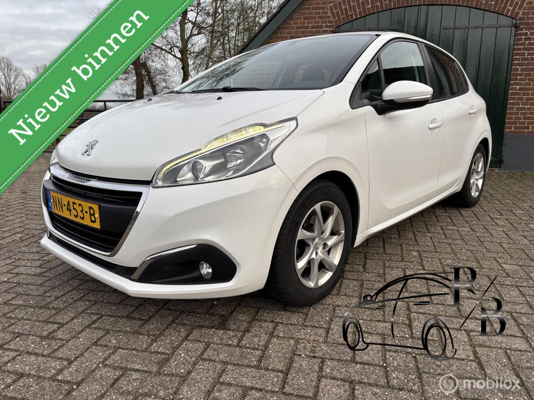 Peugeot 208 1.2 PureTech Allure 2016 - voorkant