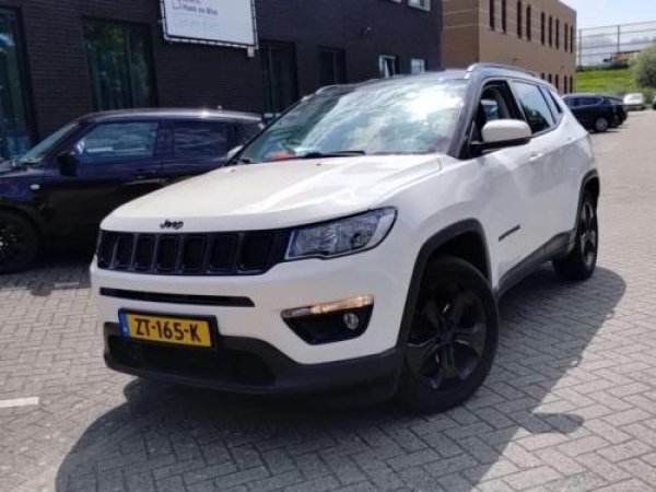 Jeep Compass 1.4 MultiAir Night Eagle 2019 - voorkant