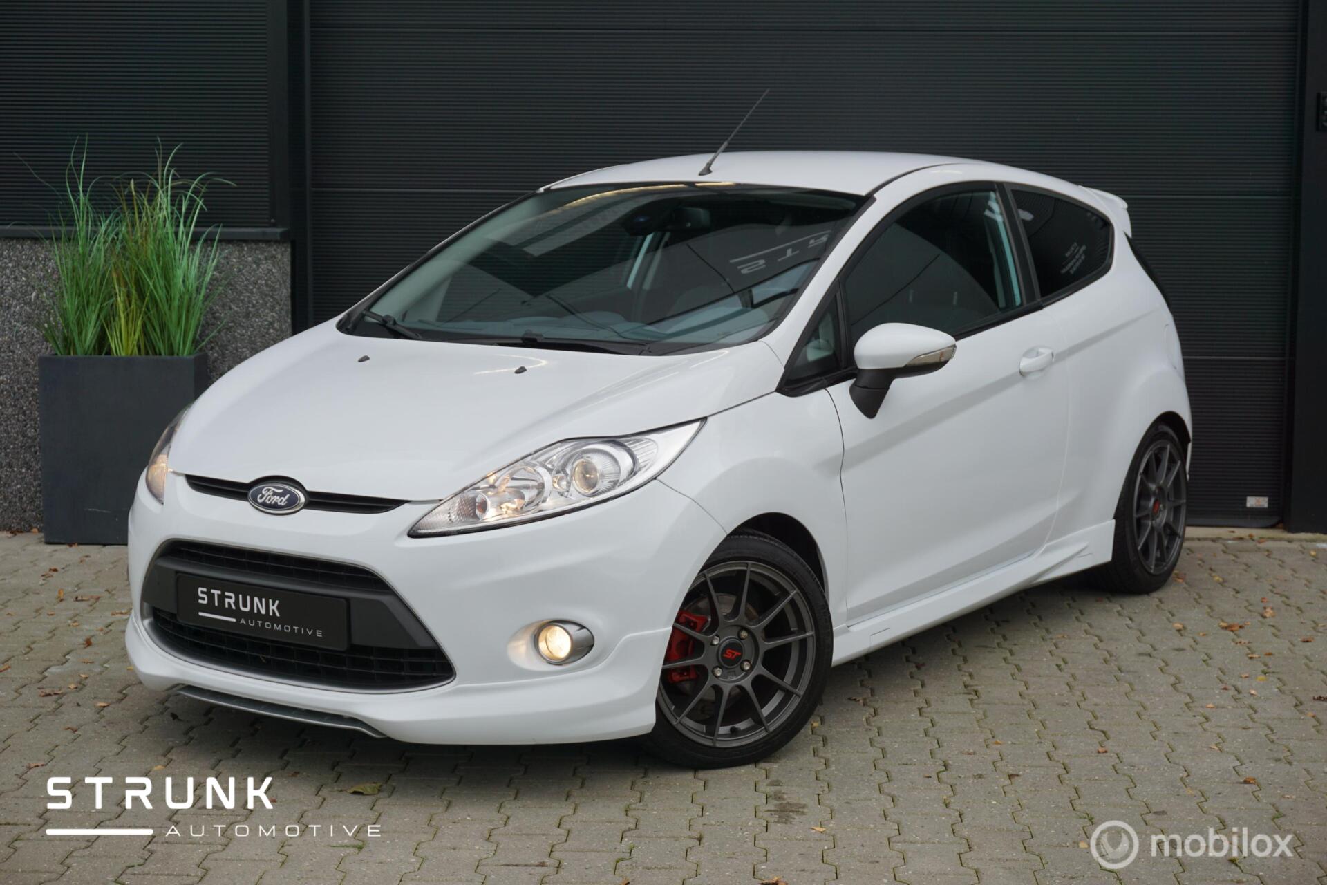 Ford Fiesta 1.6 Sport ST Clima Blutooth LMV RS Look 2011 - voorkant