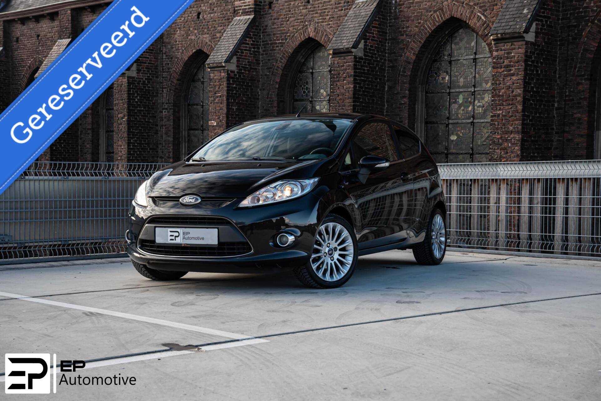 Ford Fiesta 1.25 Trend|StoelVerwarming|ParkeerSensoren| 2011 - voorkant
