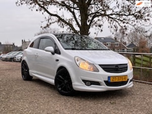 Opel Corsa 1.4-16V White Edition 2009 - voorkant
