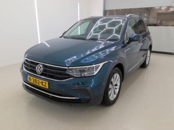 Volkswagen Tiguan 1.5 TSI Life Business 2021 - voorkant