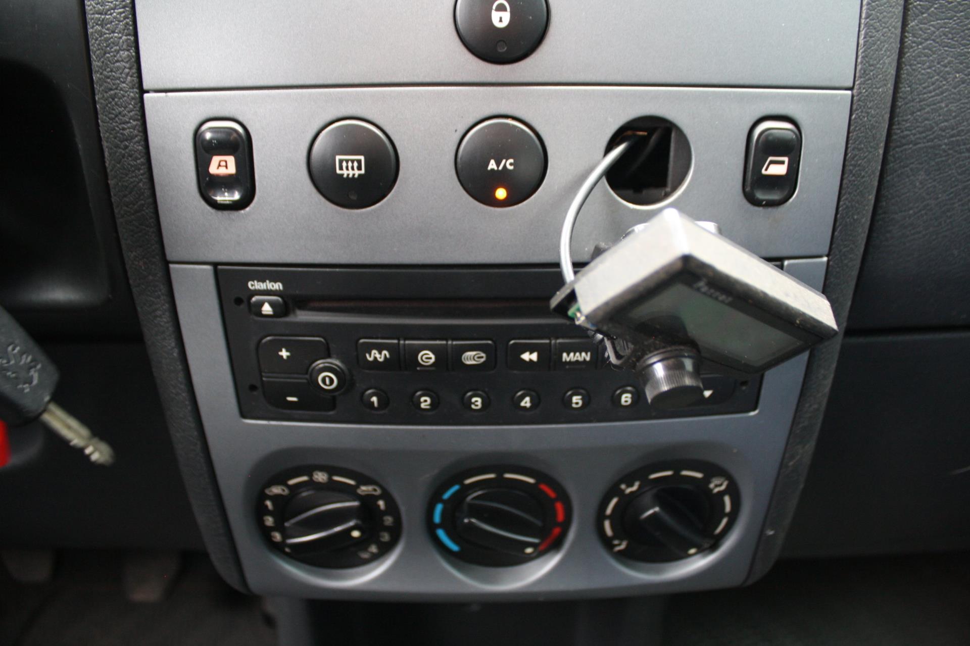 Foto van Peugeot Partner 170c 1.6hdi - 500 - 55kw