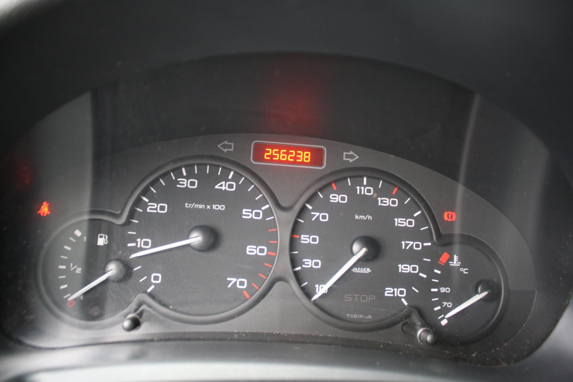 Foto van Peugeot Partner 170c 1.6hdi - 500 - 55kw