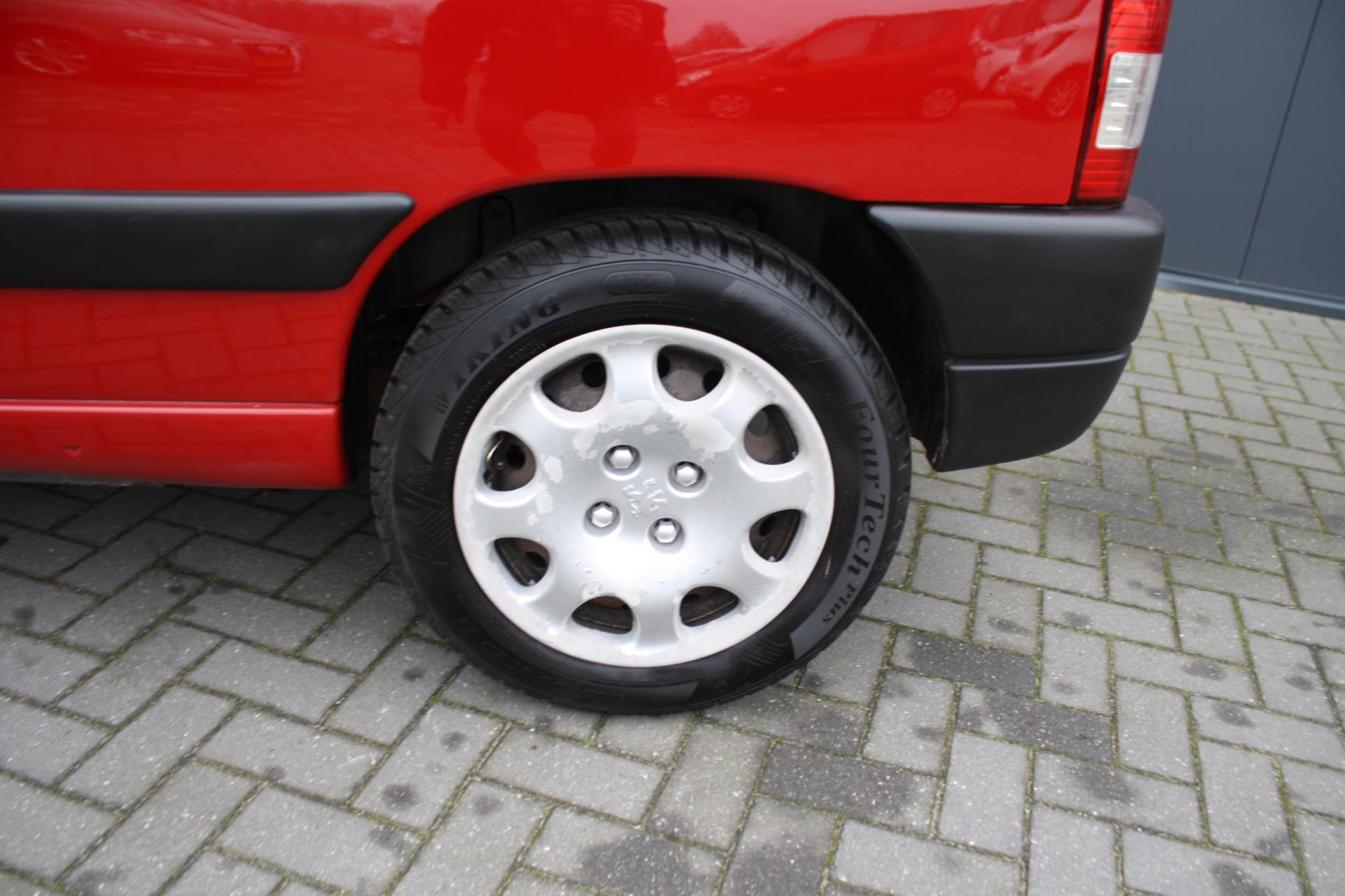 Foto van Peugeot Partner 170c 1.6hdi - 500 - 55kw