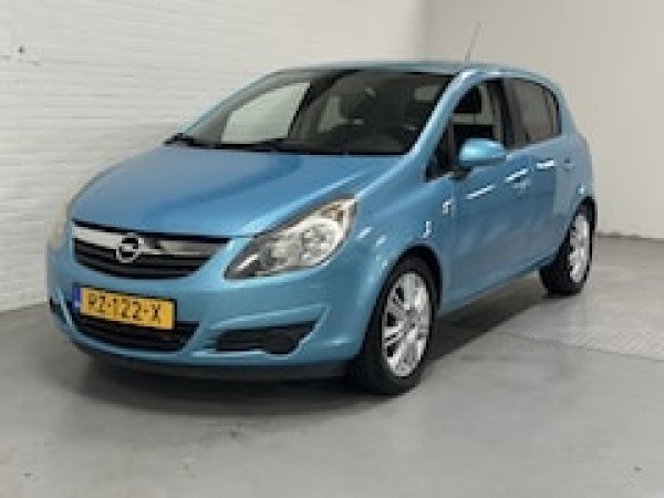 Opel Corsa 1.2-16V Cosmo 2010 - voorkant