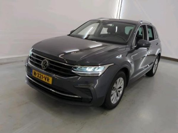 Volkswagen Tiguan 1.5 TSI Life Business 2022 - voorkant