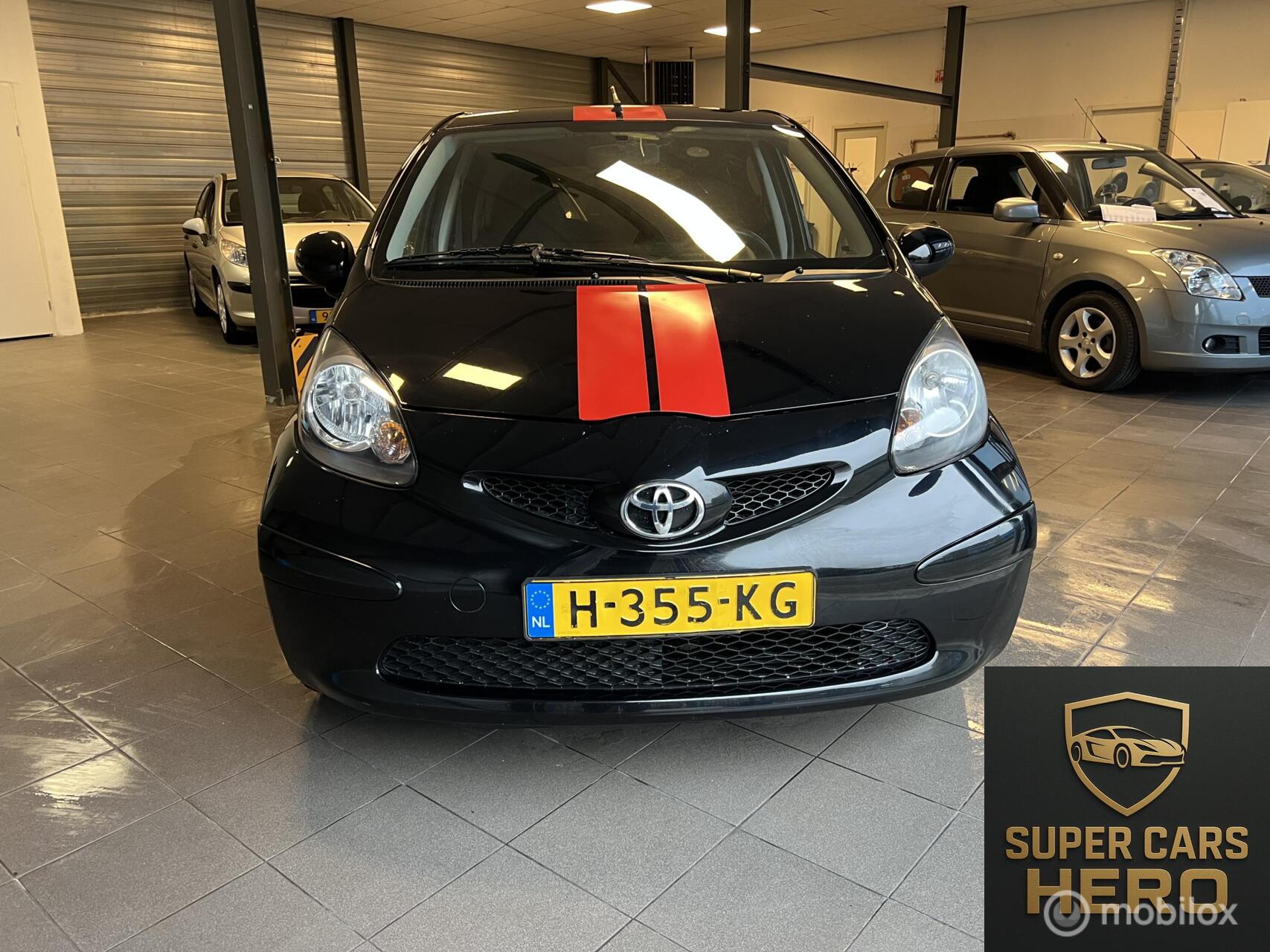 Toyota Toyota Aygo 1.0-12V Sport.  Nieuwe Apk 2008 - voorkant