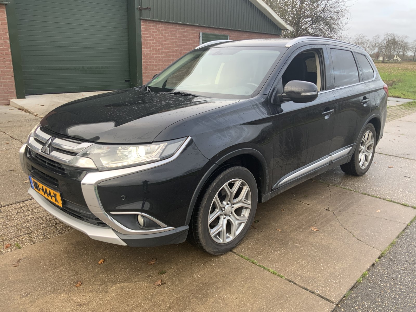 Mitsubishi Outlander 2.0 2WD Instyle 2017 - voorkant
