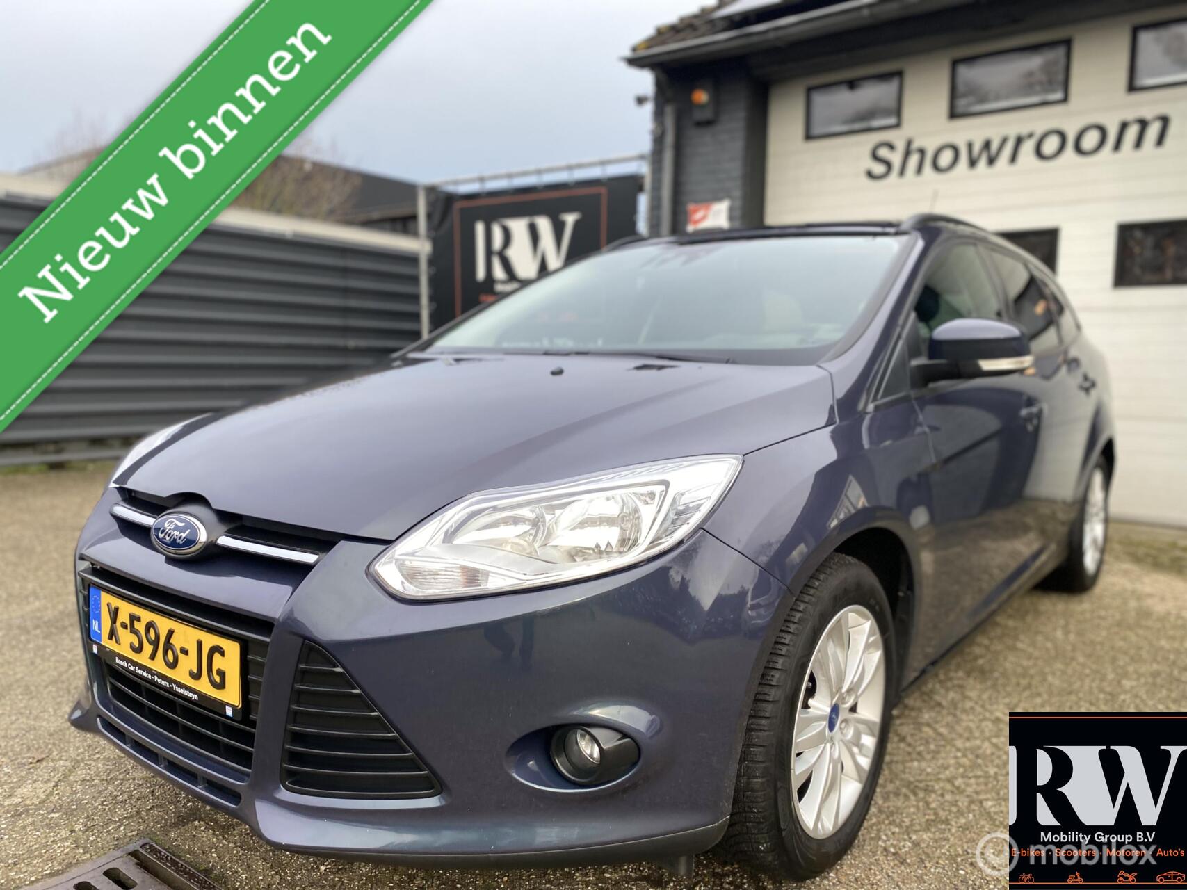Ford Focus 1.6 TI-VCT Ambiente *NIEUWE APK*TREKHAAK* 2011 - voorkant
